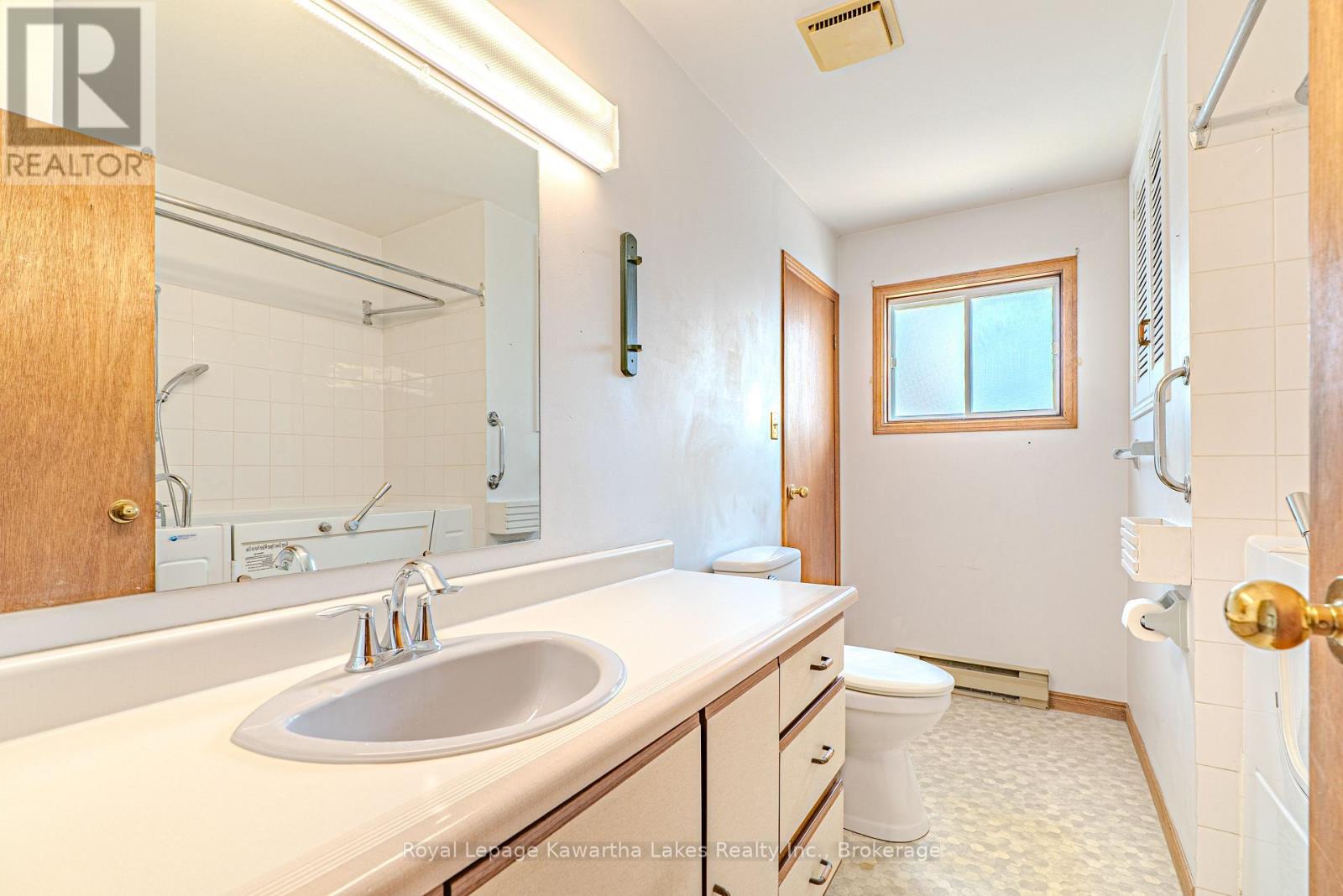 182 COLBORNE STREET W - 19
