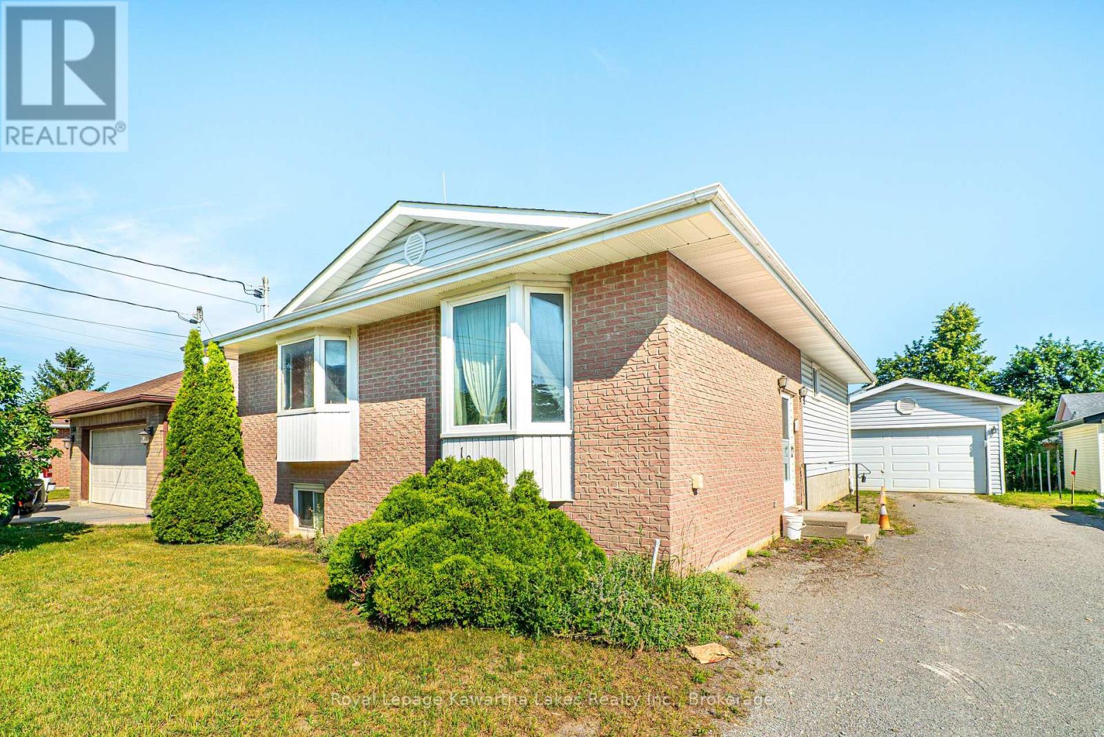 182 COLBORNE STREET W - 3
