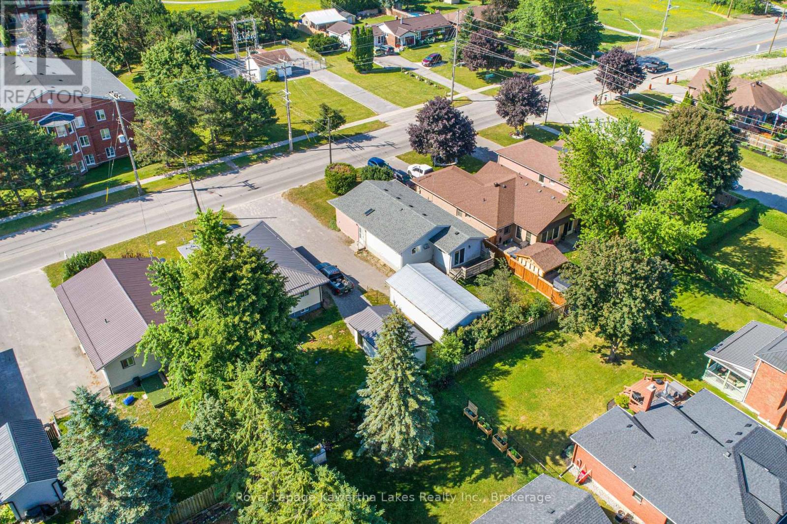 182 COLBORNE STREET W - 36