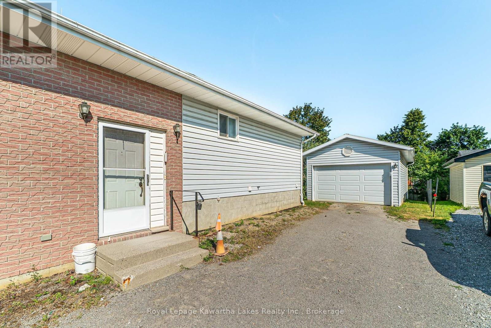 182 COLBORNE STREET W - 5