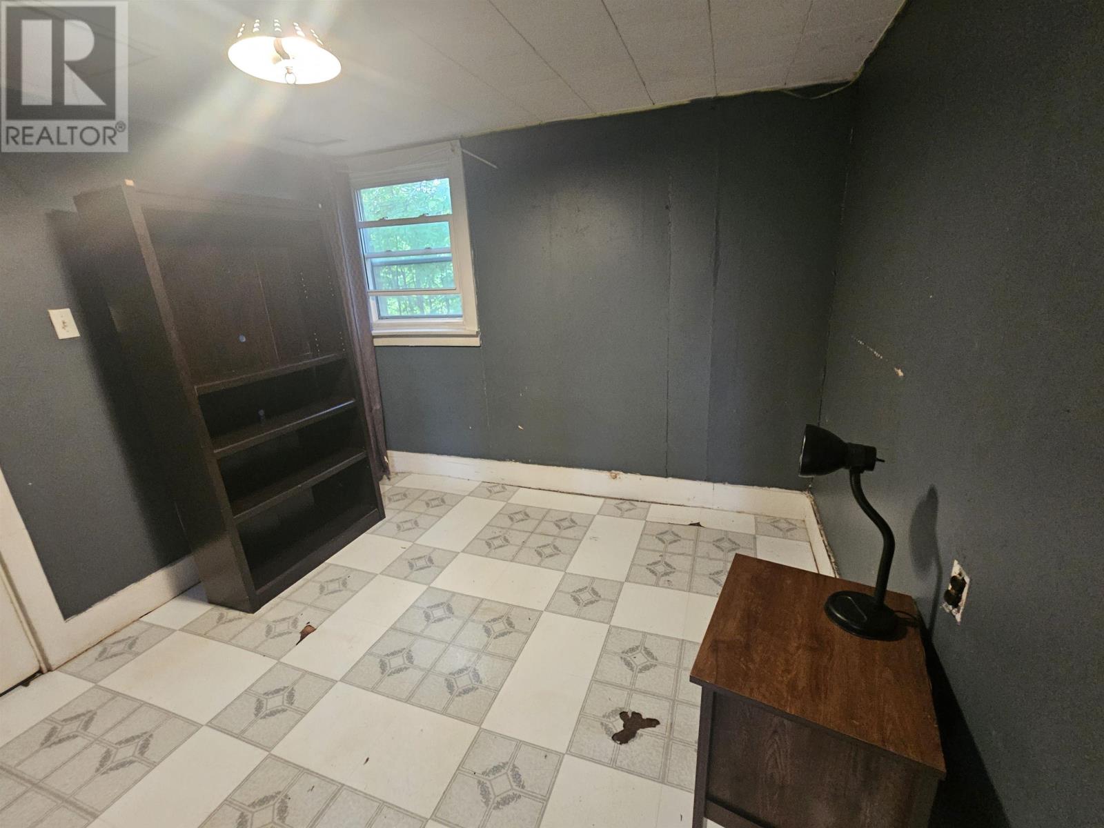 11371 6 Highway - 26