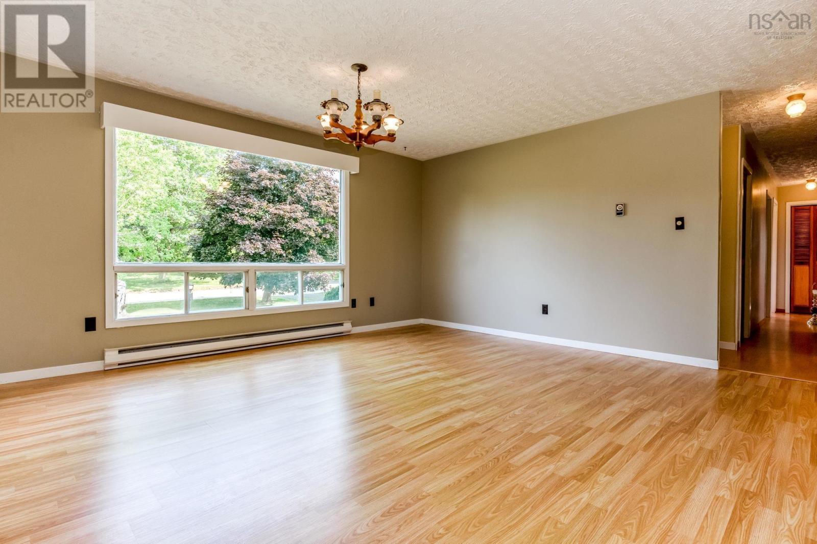 175 Centennial Drive - 6