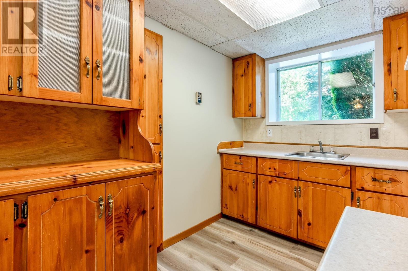 175 Centennial Drive - 32