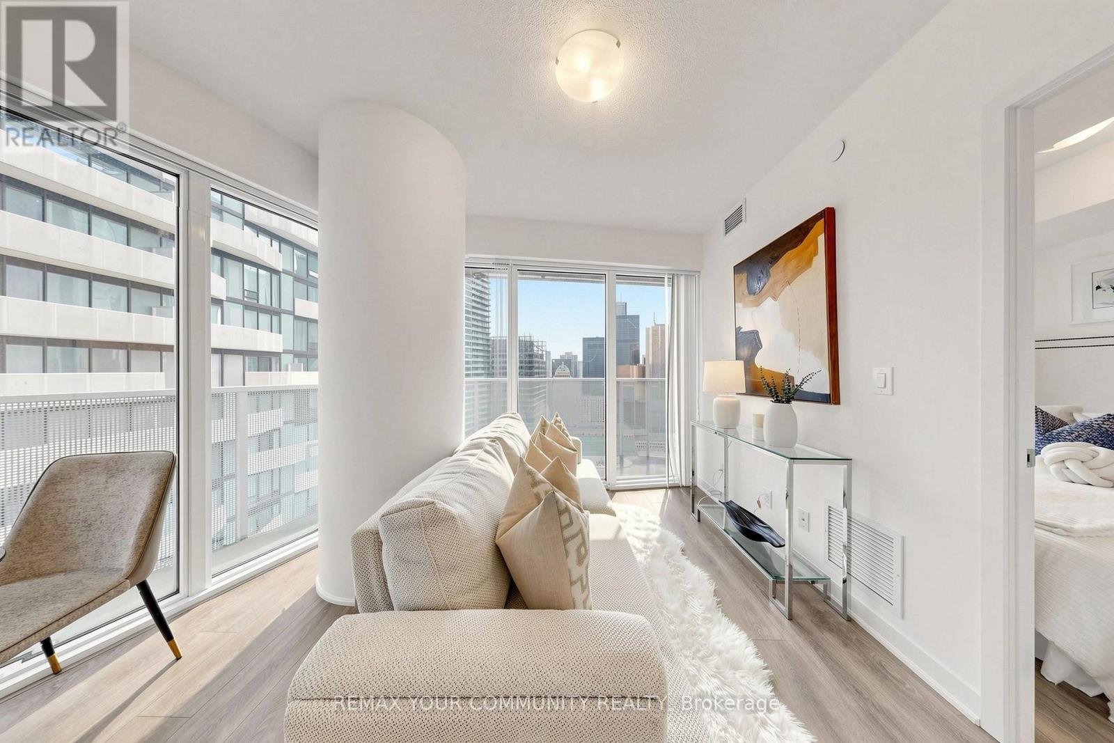 #3702 88 HARBOUR STREET - Image 14