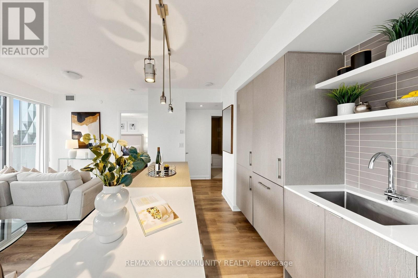 #3702 88 HARBOUR STREET - 17