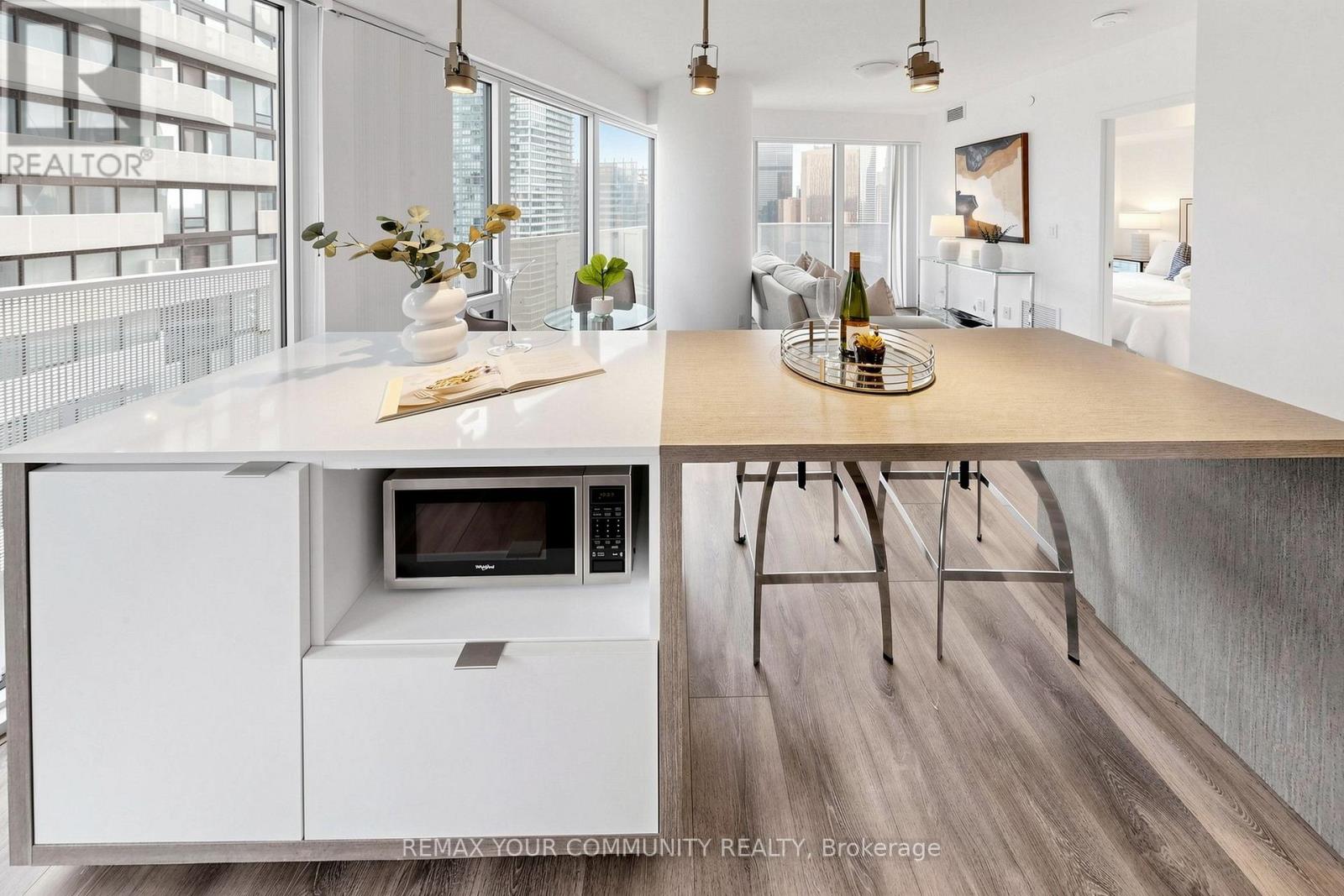 #3702 88 HARBOUR STREET - 18