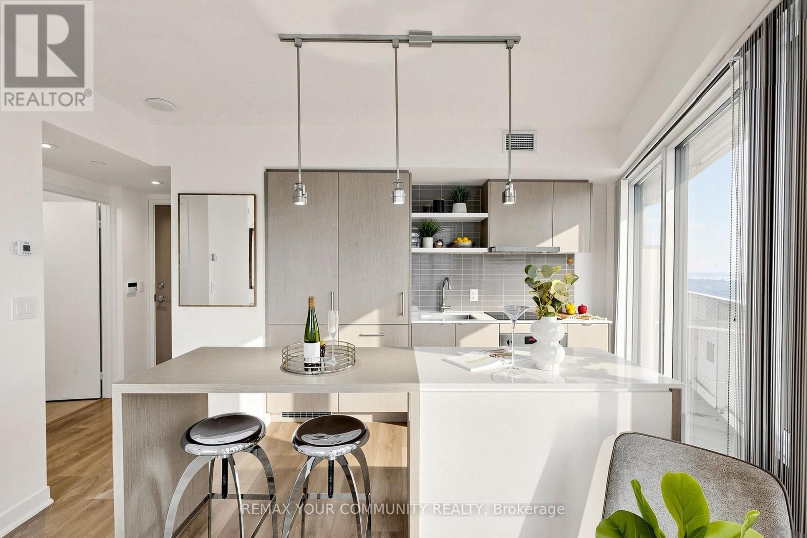 #3702 88 HARBOUR STREET - 19