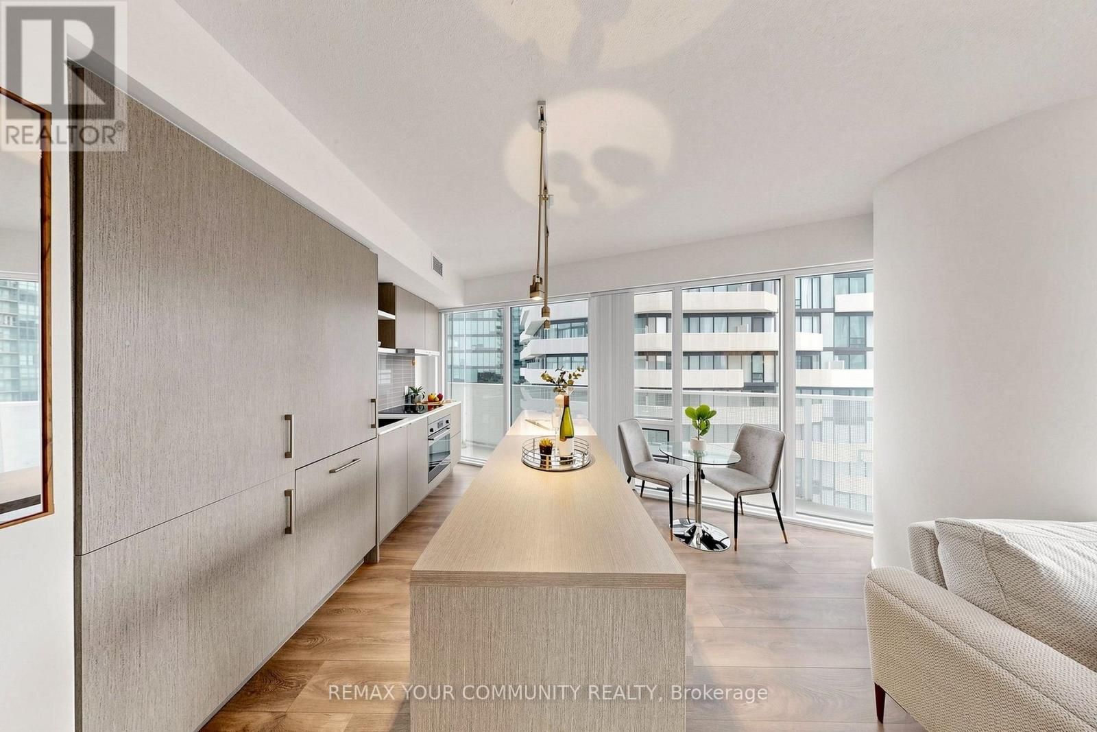 #3702 88 HARBOUR STREET - 21