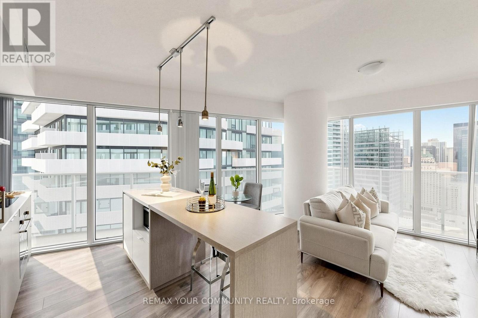 #3702 88 HARBOUR STREET - 22