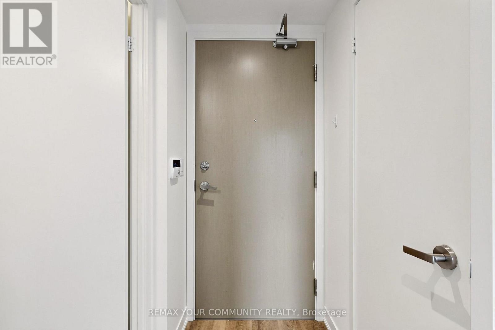 #3702 88 HARBOUR STREET - 31