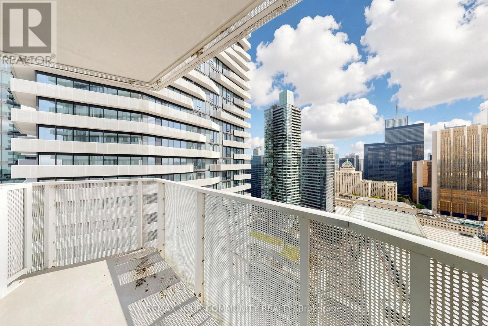 #3702 88 HARBOUR STREET - 34