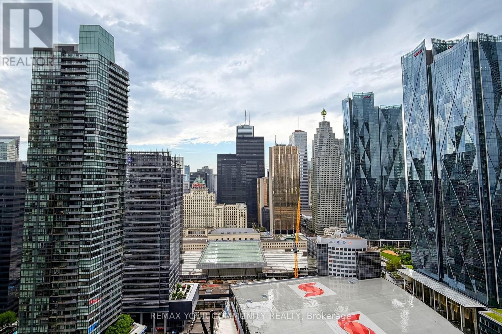 #3702 88 HARBOUR STREET - 35