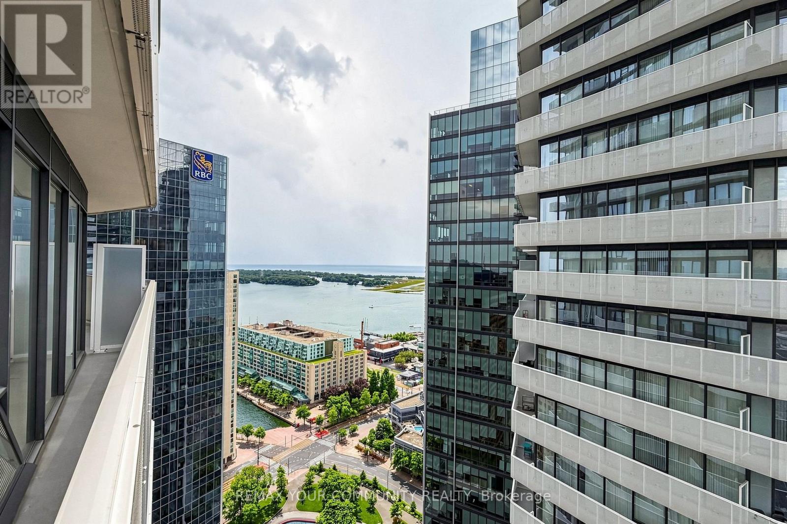 #3702 88 HARBOUR STREET - 38