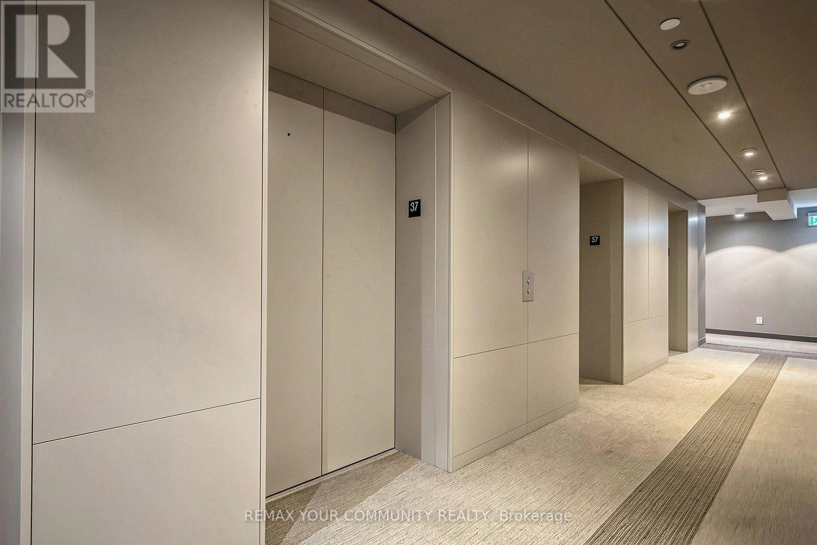 #3702 88 HARBOUR STREET - 43
