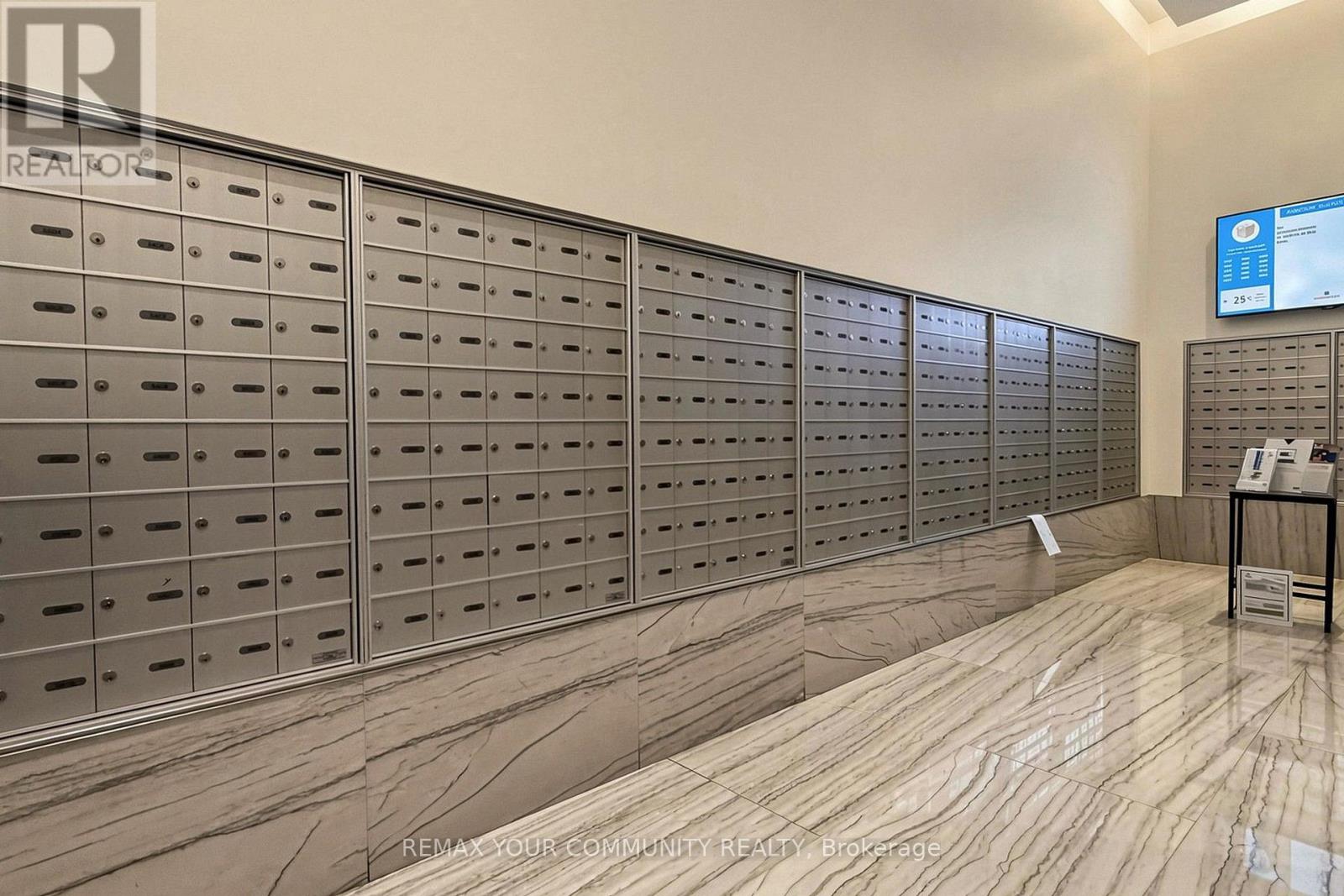 #3702 88 HARBOUR STREET - 44
