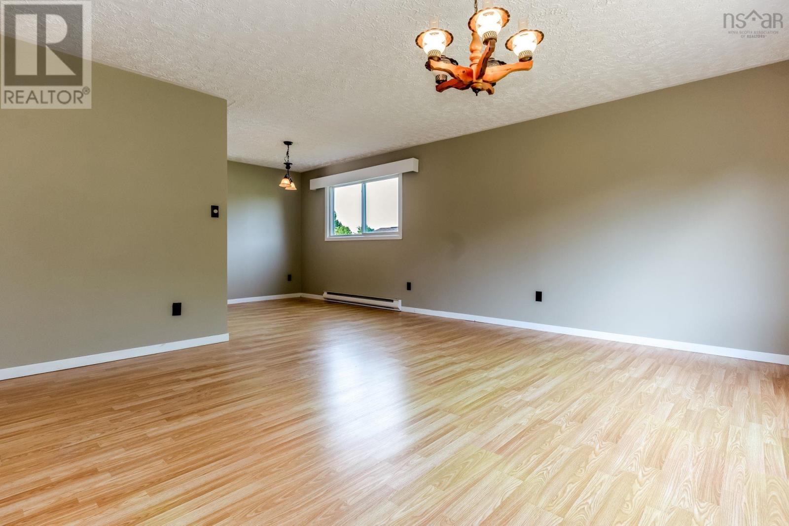 175 Centennial Drive - 4