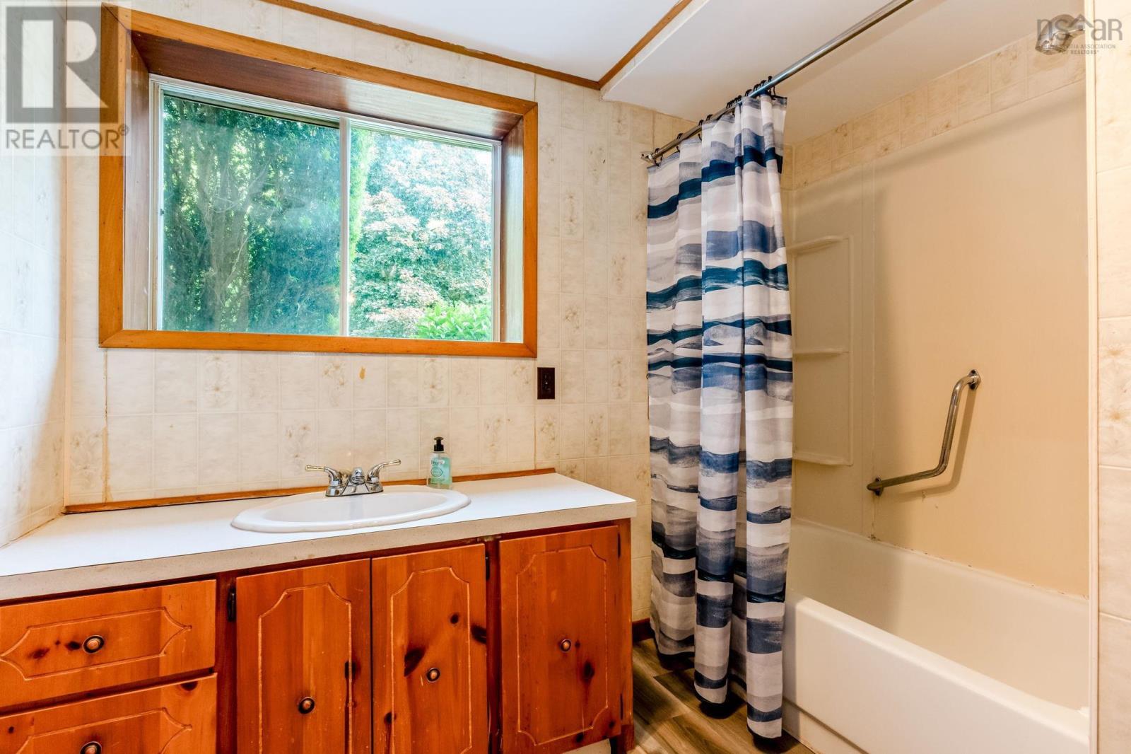 175 Centennial Drive - 36