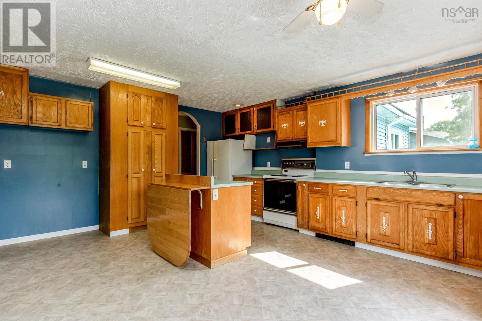 175 Centennial Drive - 8