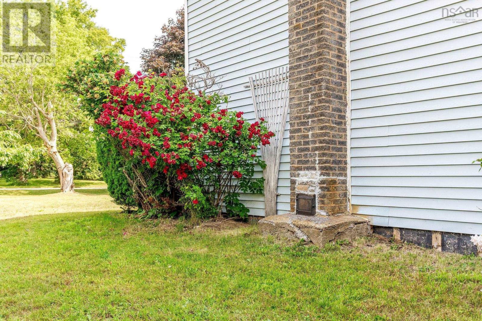 175 Centennial Drive - 44