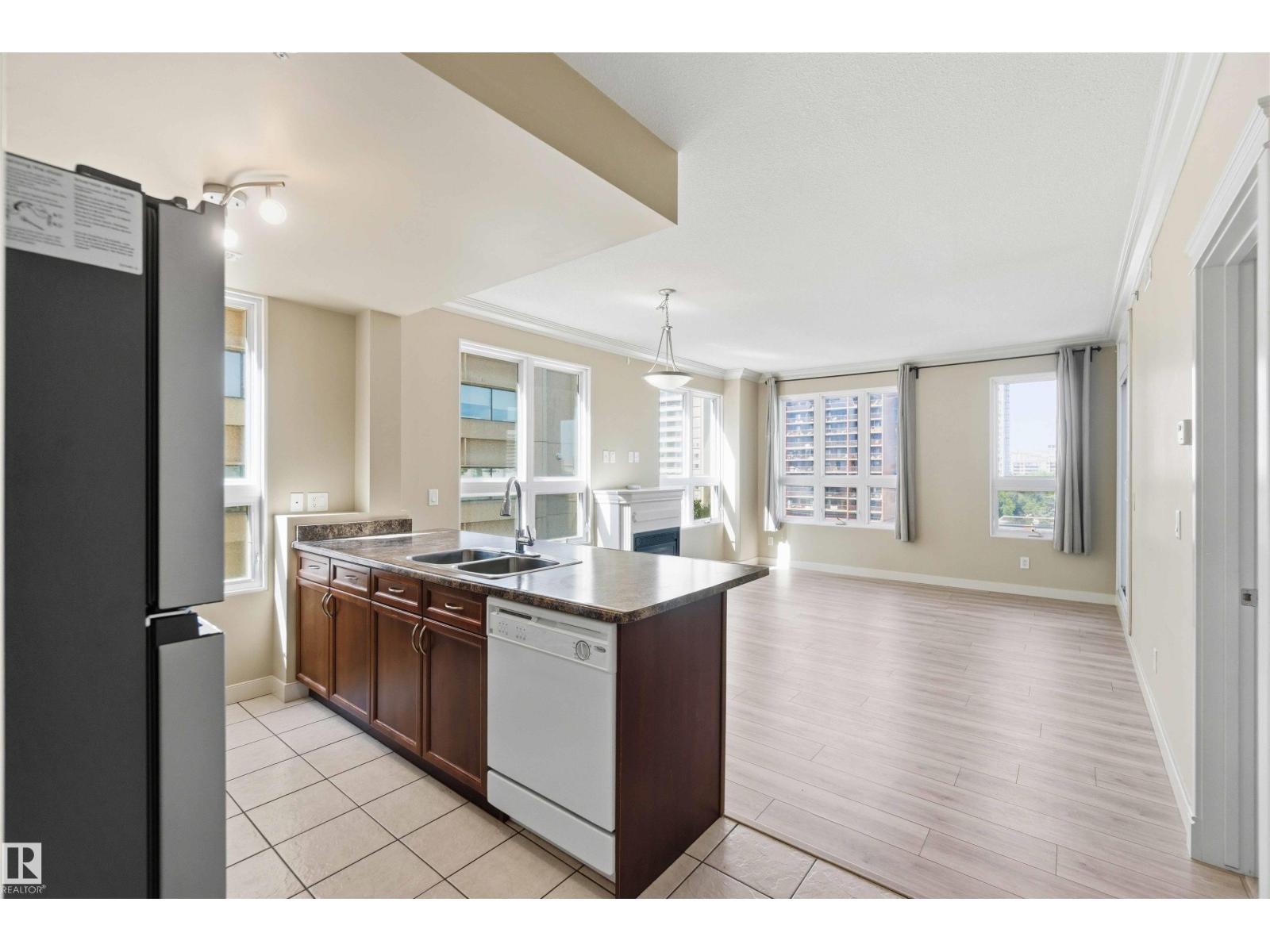 #708 9939 109 ST NW - 16