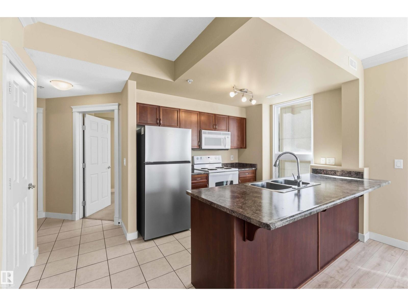 #708 9939 109 ST NW - 17