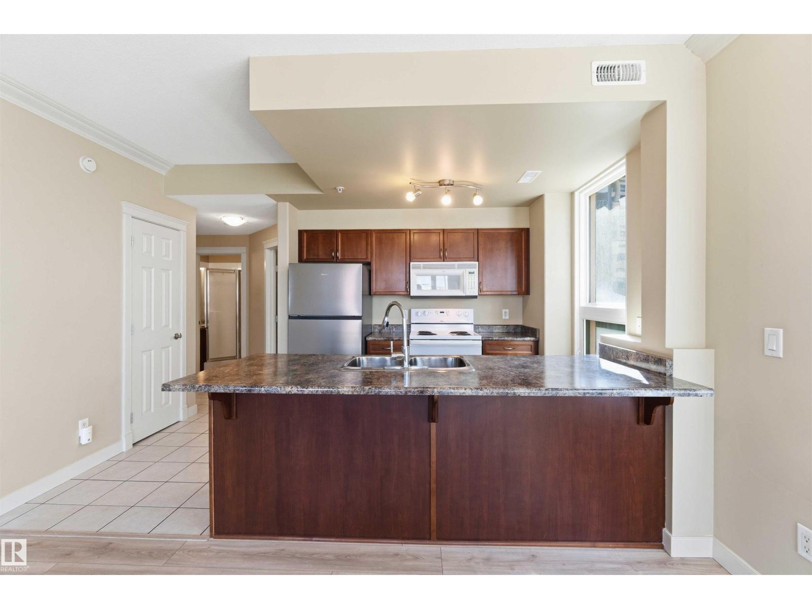 #708 9939 109 ST NW - 18