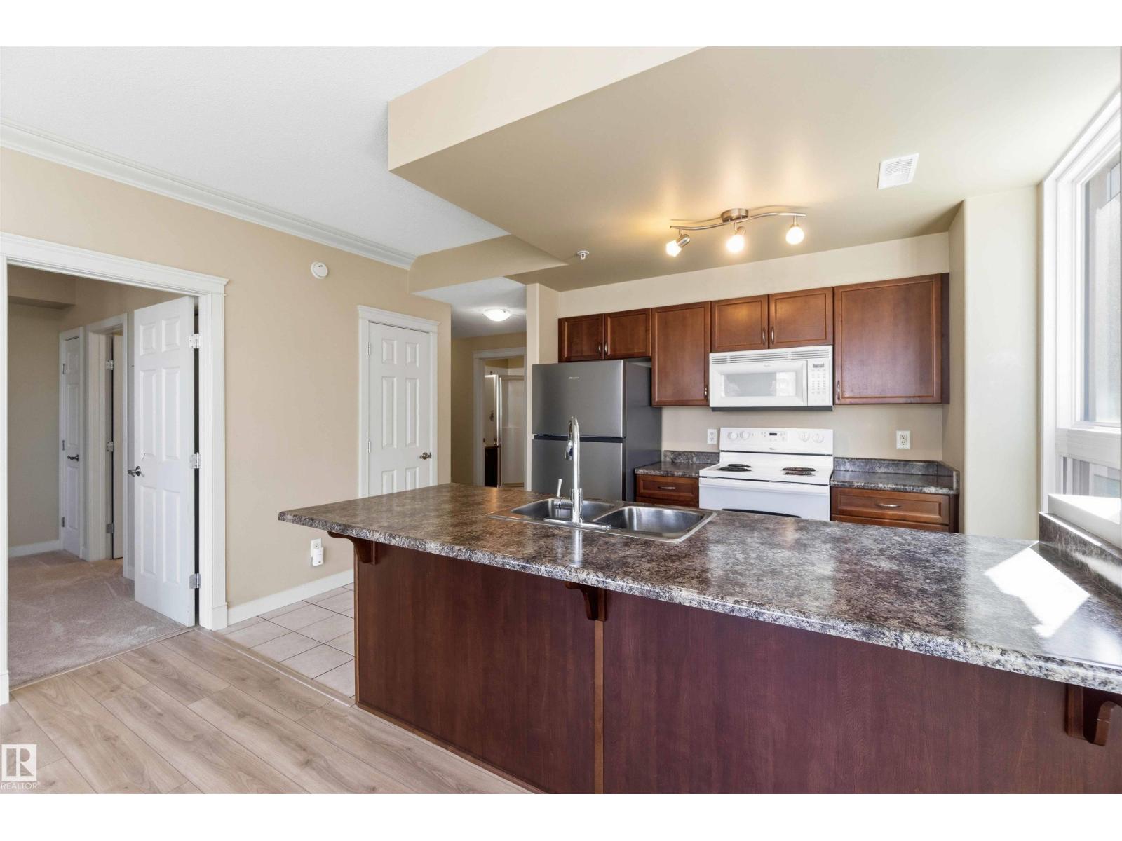 #708 9939 109 ST NW - 19