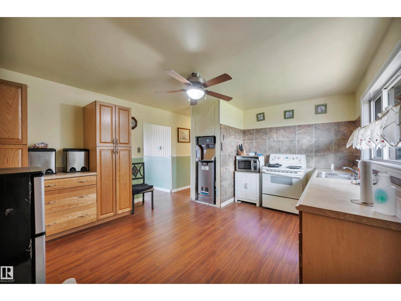 13411 112 ST NW - 10