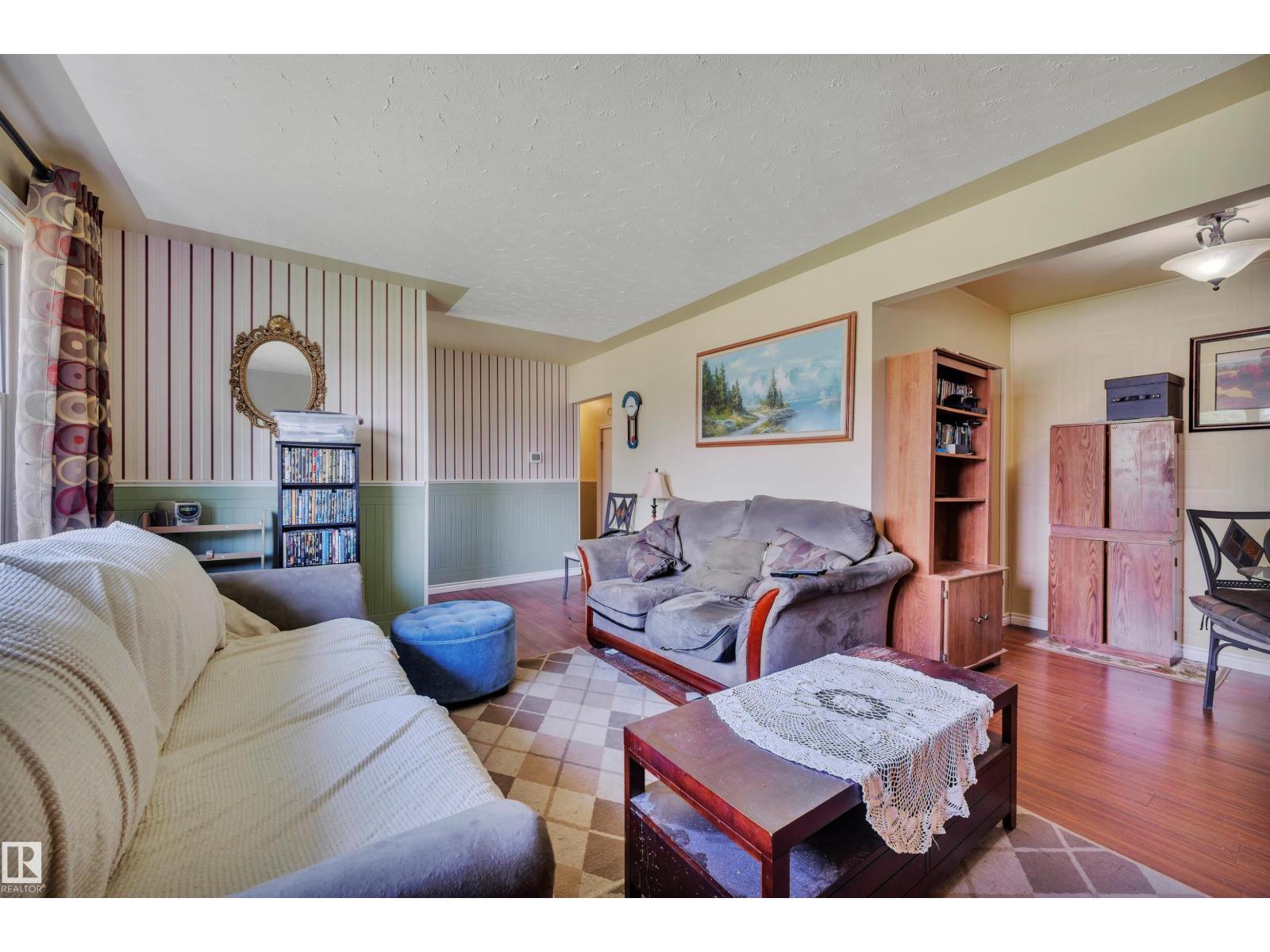 13411 112 ST NW - 5
