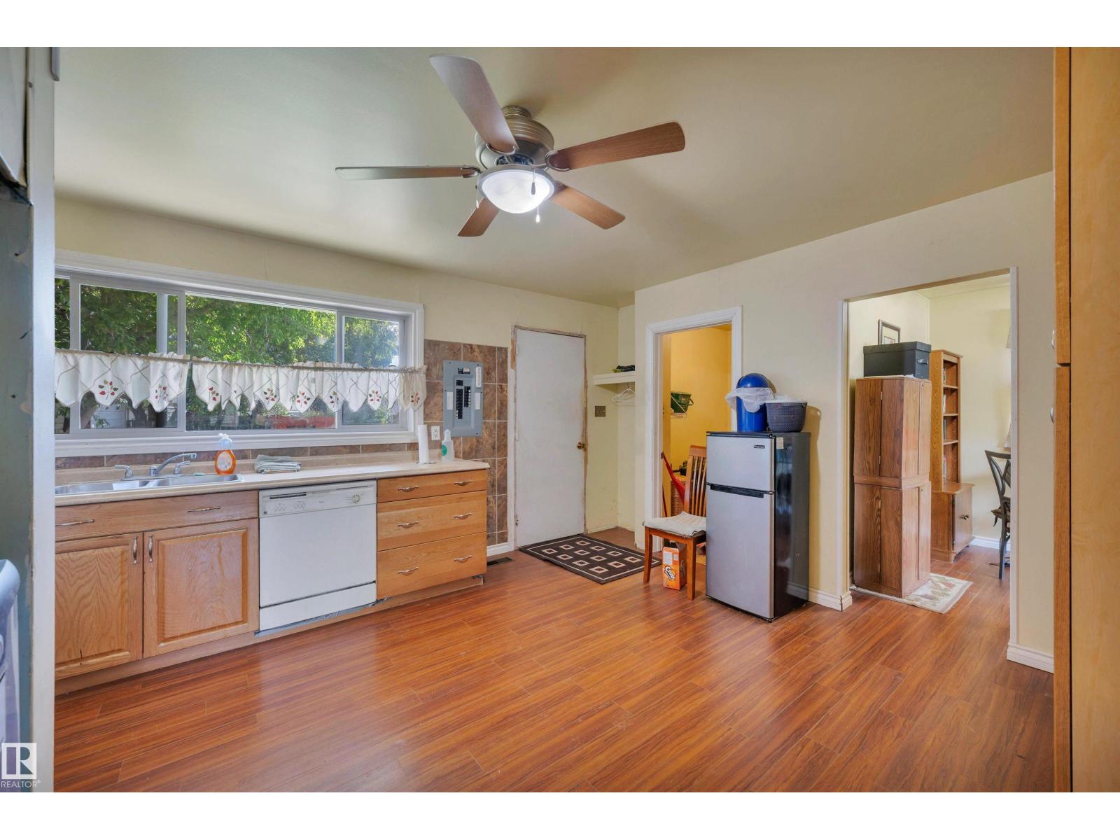 13411 112 ST NW - 9