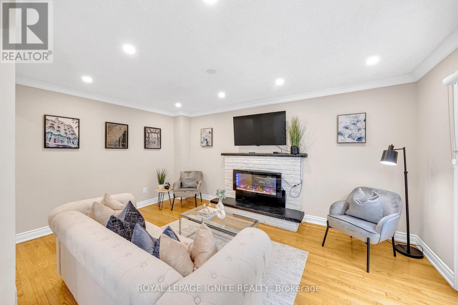 39 SADDLEBACK COURT - Image 12