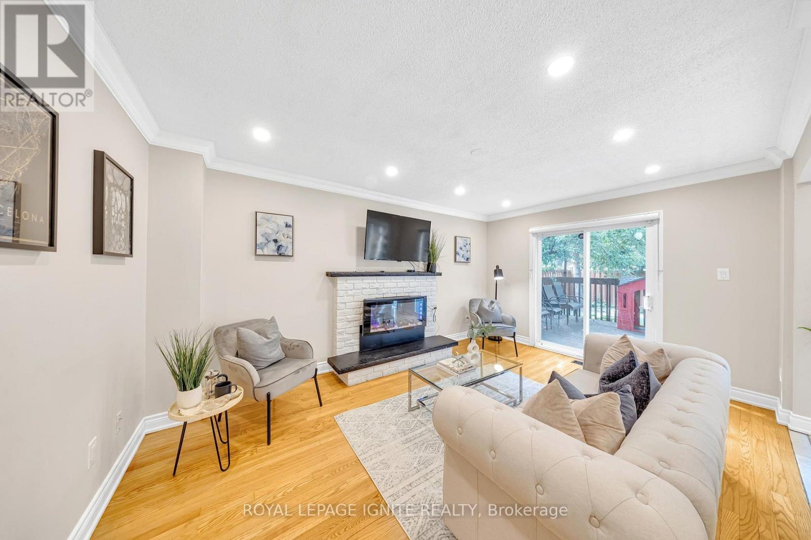 39 SADDLEBACK COURT - Image 13