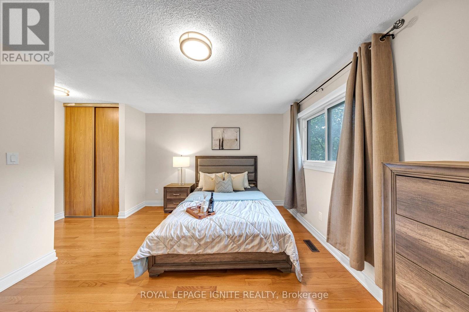 39 SADDLEBACK COURT - Image 24