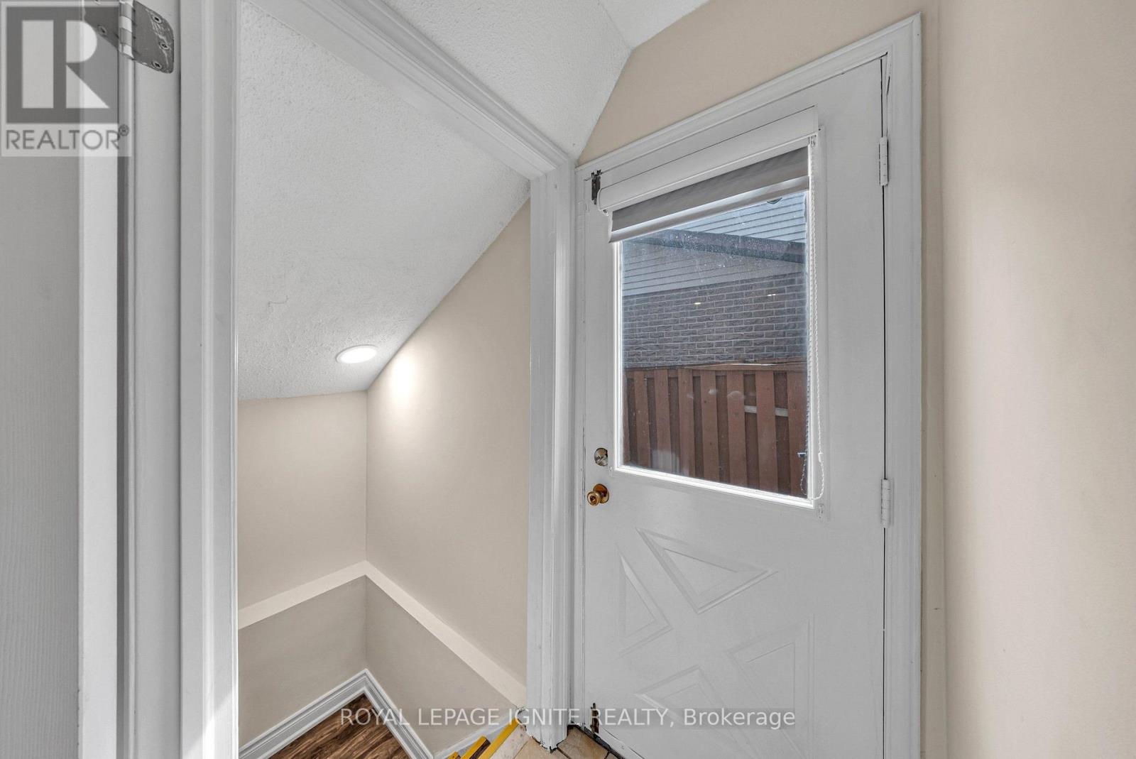 39 SADDLEBACK COURT - Image 27
