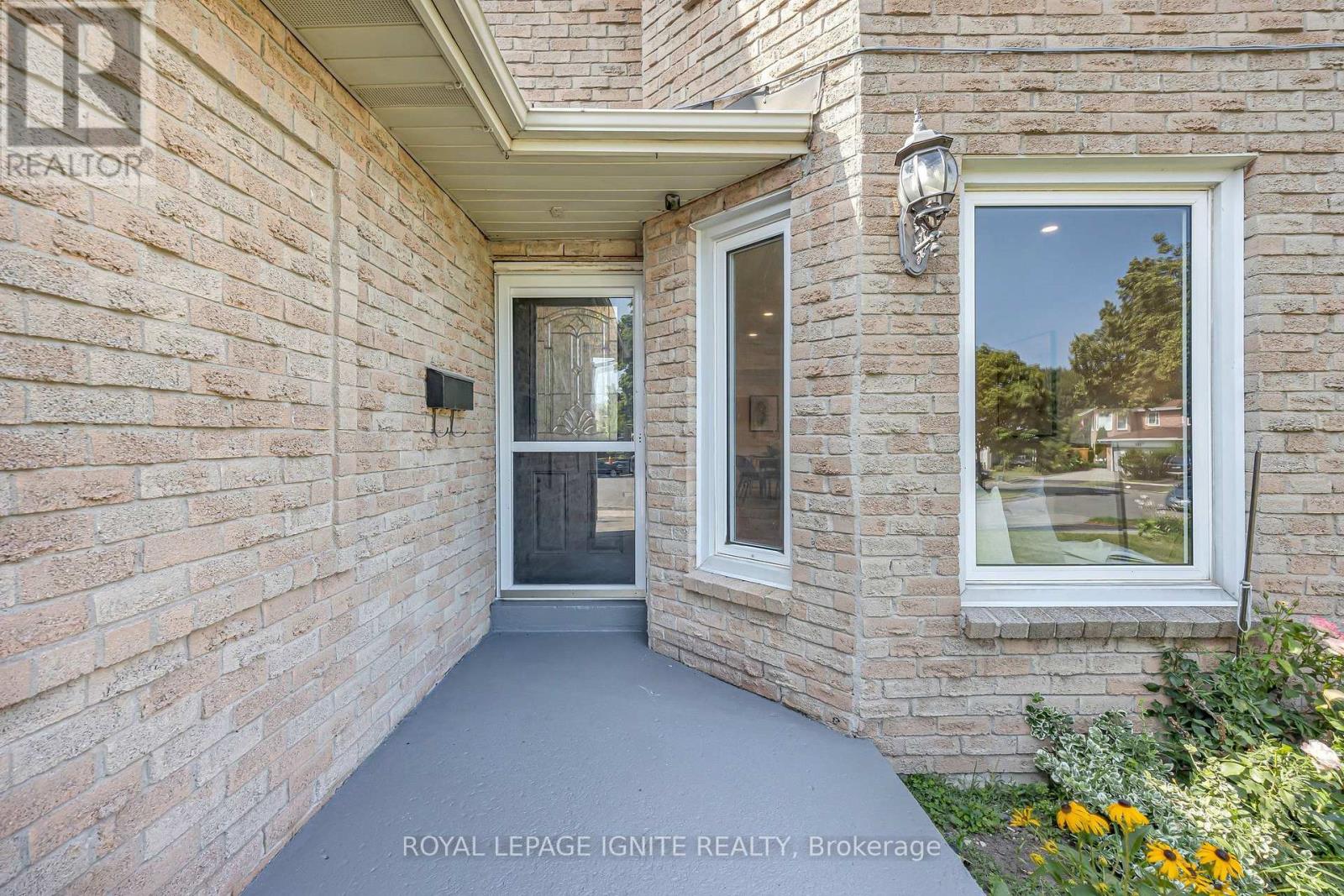 39 SADDLEBACK COURT - Image 3