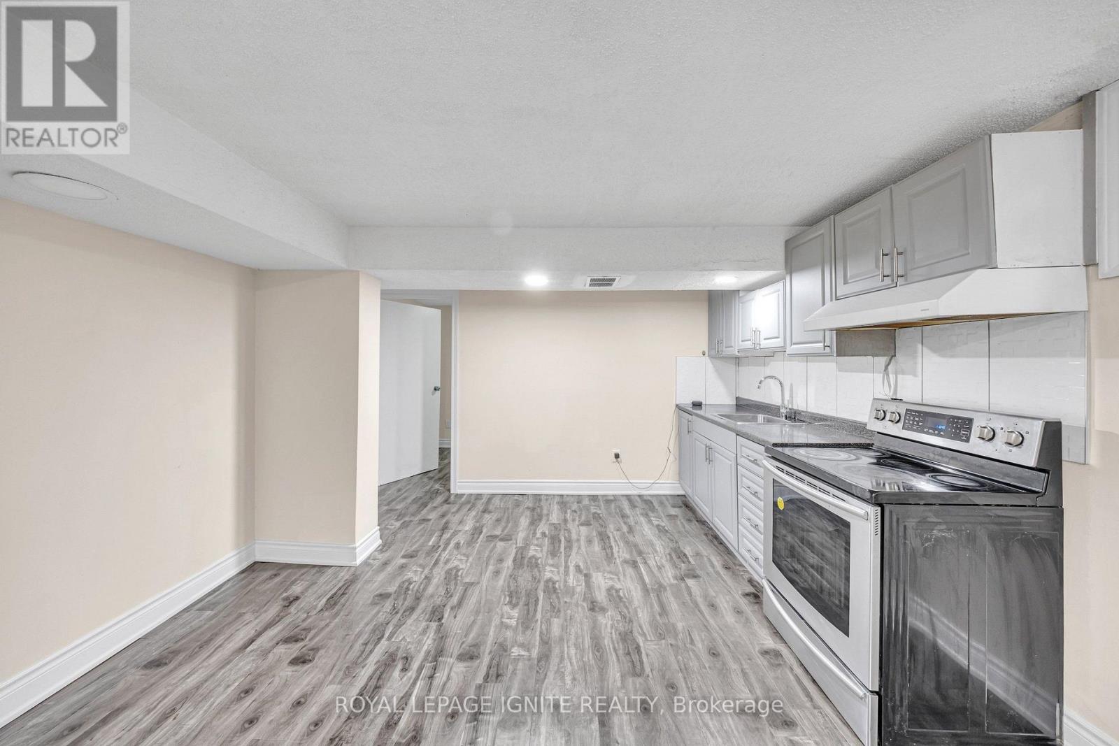 39 SADDLEBACK COURT - Image 30