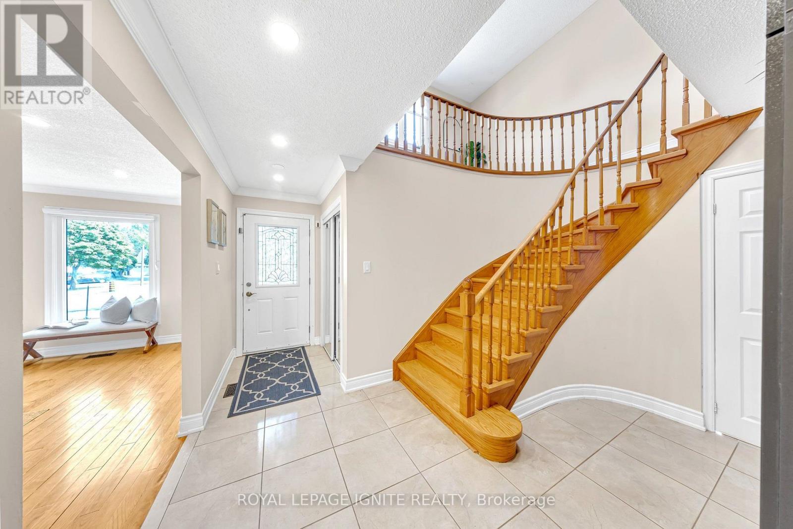 39 SADDLEBACK COURT - Image 4
