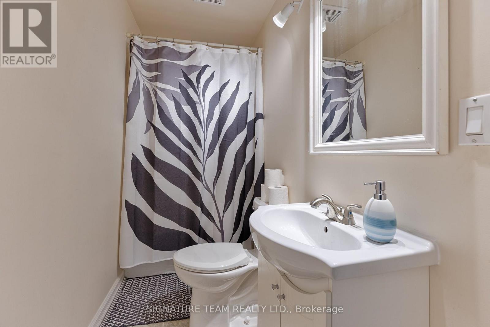 21 ELLIOTT STREET - 27