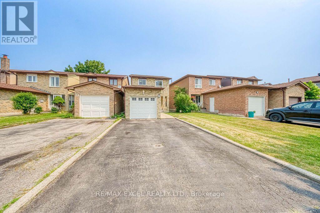 25 BARRINGTON CRESCENT - 1