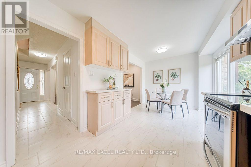 25 BARRINGTON CRESCENT - 15