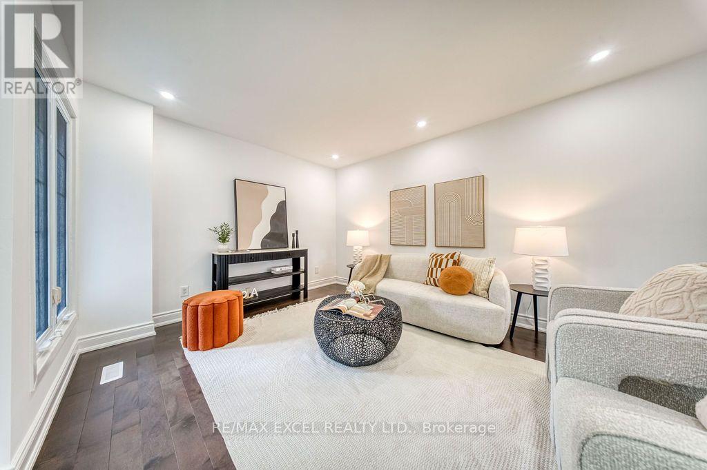25 BARRINGTON CRESCENT - 5