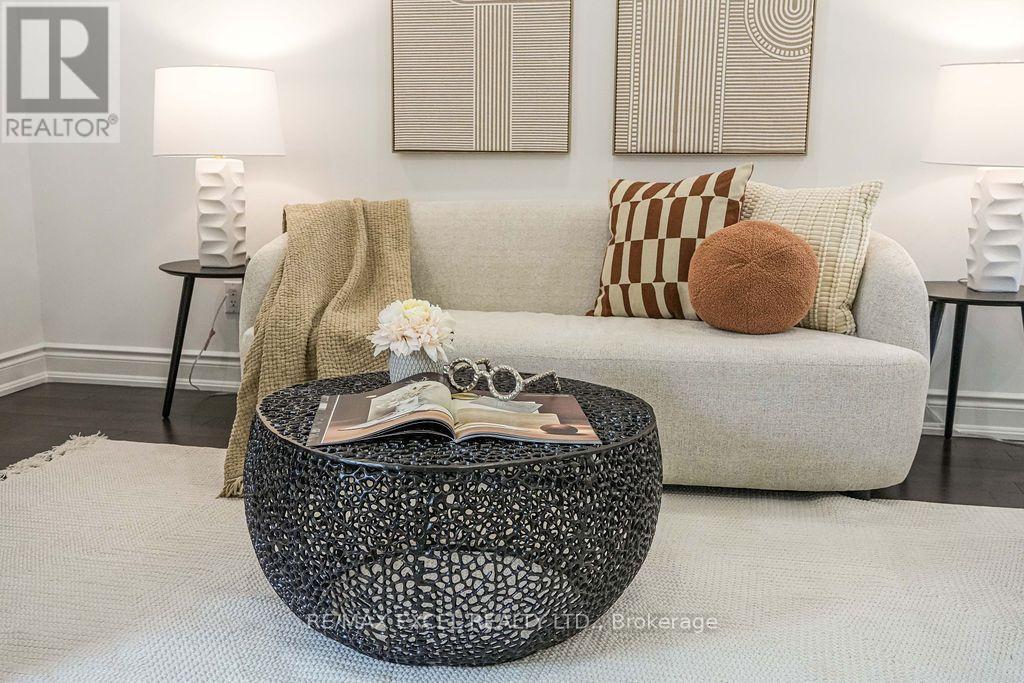 25 BARRINGTON CRESCENT - 6