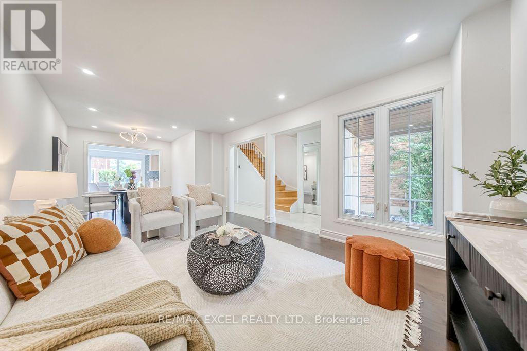 25 BARRINGTON CRESCENT - 7