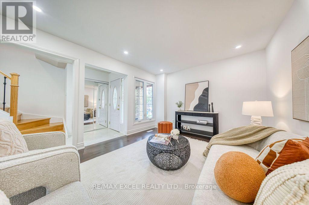 25 BARRINGTON CRESCENT - 9