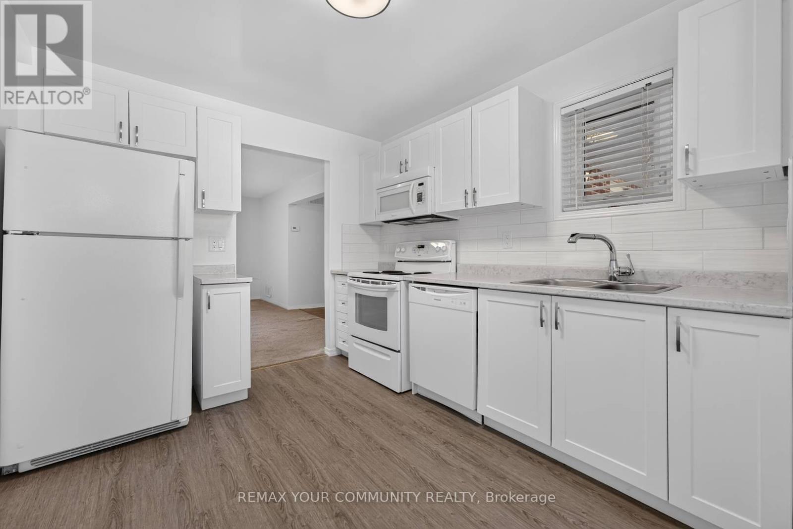 #50 119 D'AMBROSIO DRIVE - 14