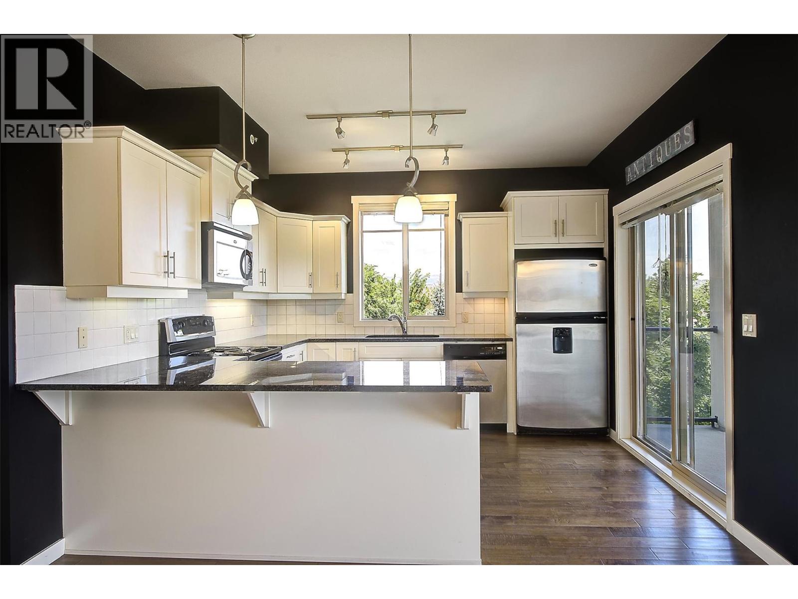 #411 3735 Casorso Road - 17