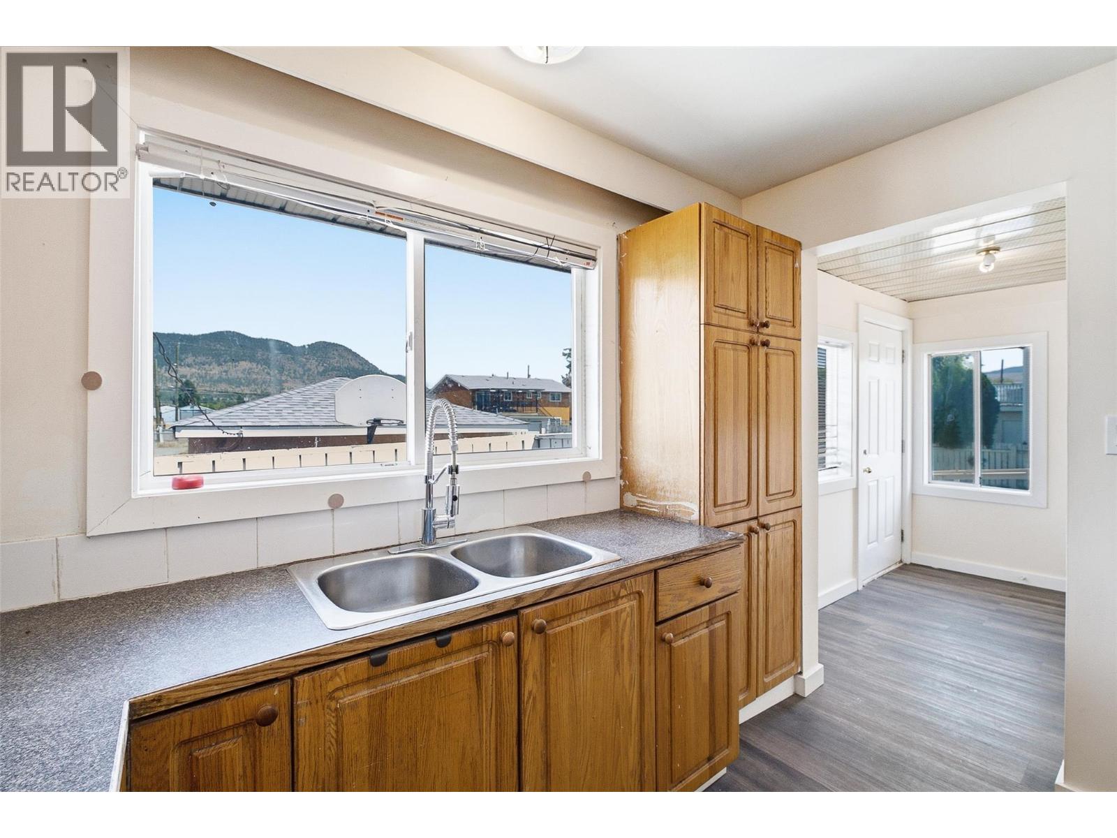 2337 Coutlee Avenue - 20