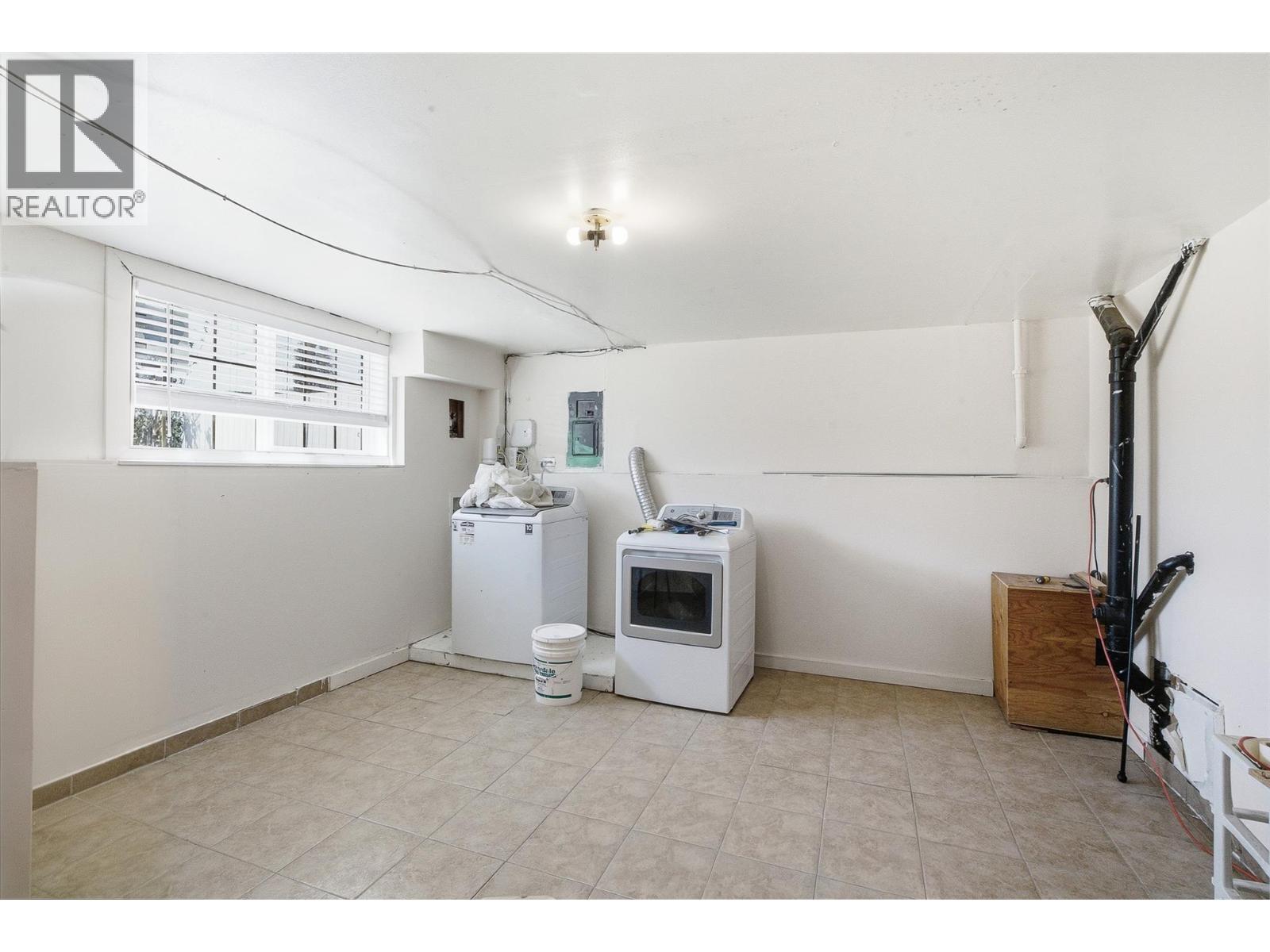 2337 Coutlee Avenue - 46