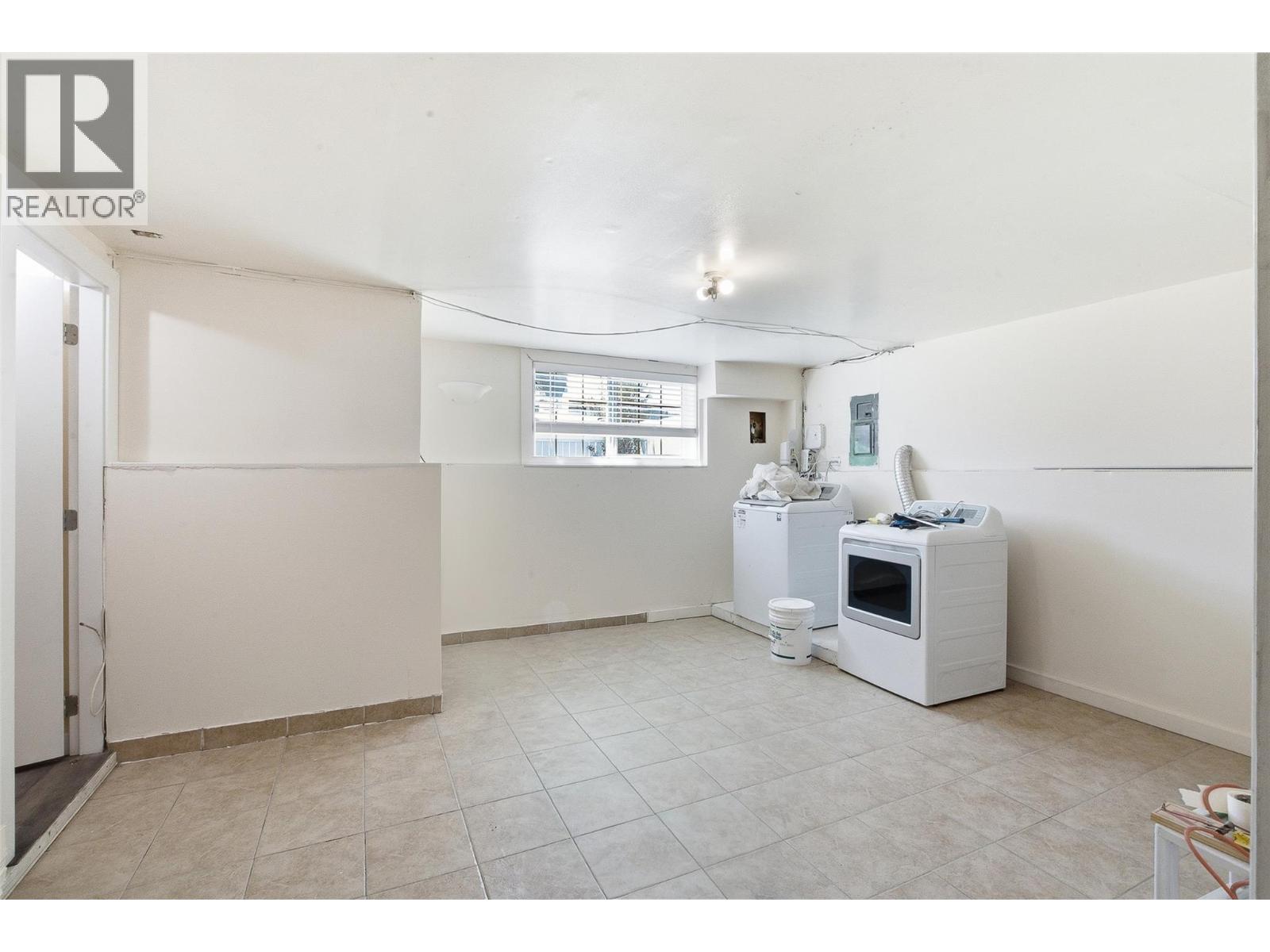2337 Coutlee Avenue - 45