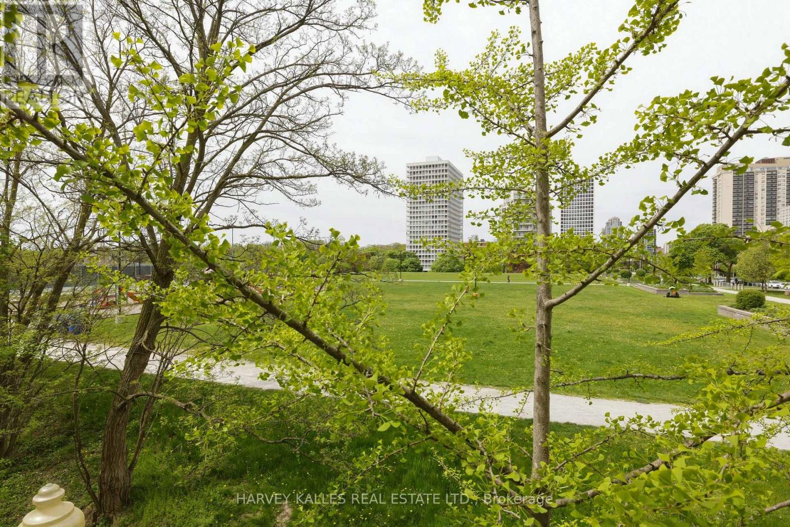 #21 260 RUSSELL HILL ROAD - 18